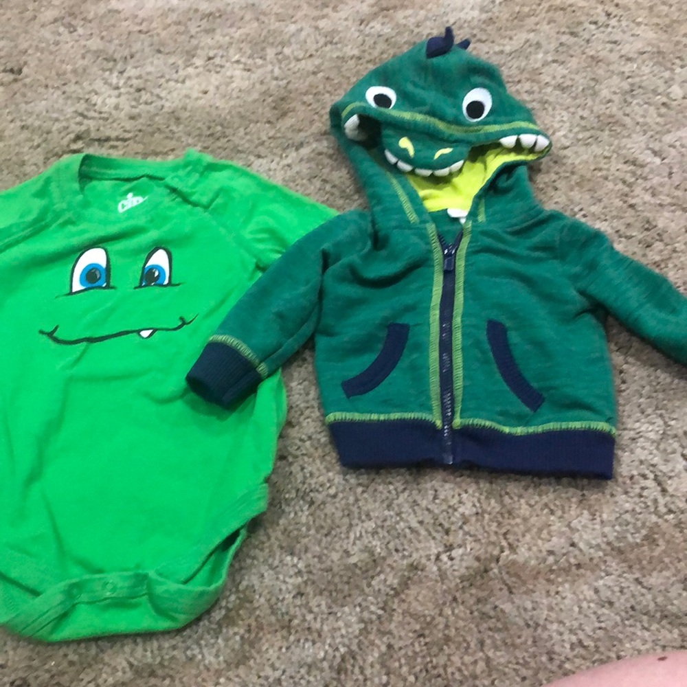 Dinosaur bundle- NB zip up jacket and 3M onesie
